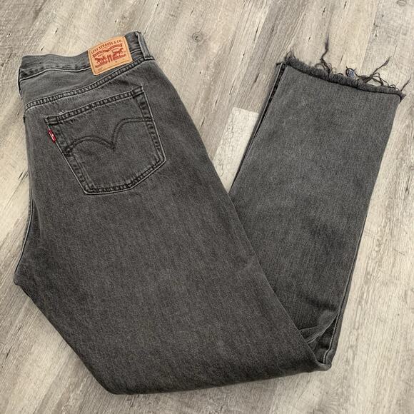 Levi’s 501 Jeans Womens 33x32 Black Faded Original Straight Raw Hem Grunge Y2K - Picture 1 of 8